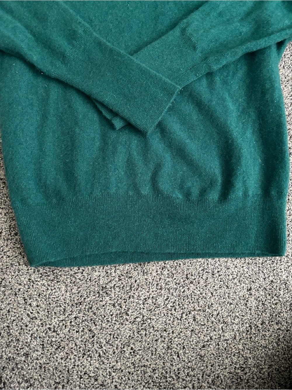 Tahari Emerald Green Cashmere V-Neck Sweater - Picture 5 of 6